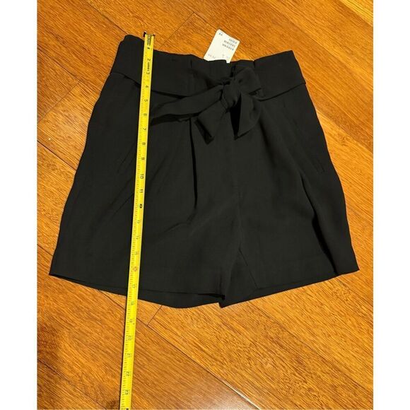 NWT H&M Women’s High Waisted Black Dress Shorts with Undetachable Sash Tie Sz 4 - Picture 3 of 10